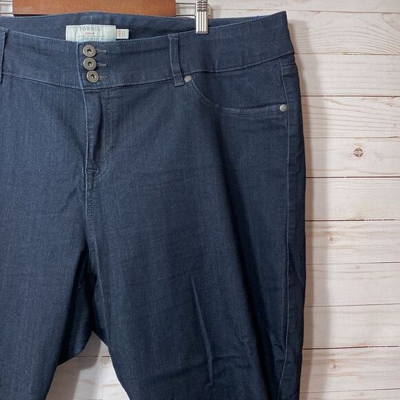 Torrid Jeggings Skinny Dark Wash Short Jeans - Picture 4 of 16